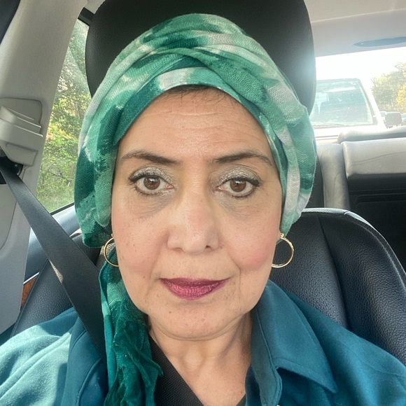 Meet your Posher, Faranak - Picture 1 of 3